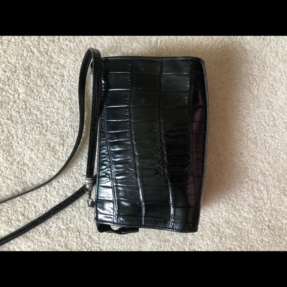 Brighton wallet w/strape. Very clean. Like new. - Picture 4 of 4